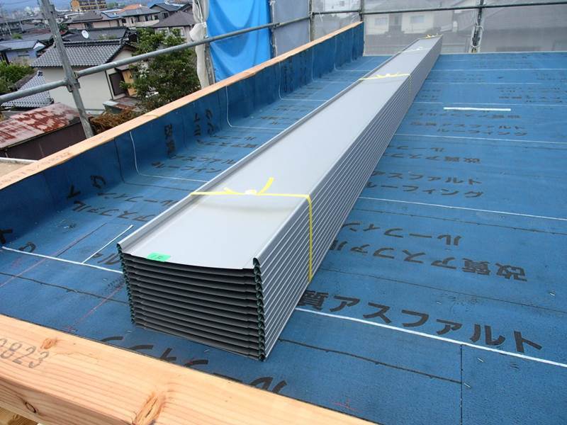 屋根材施工