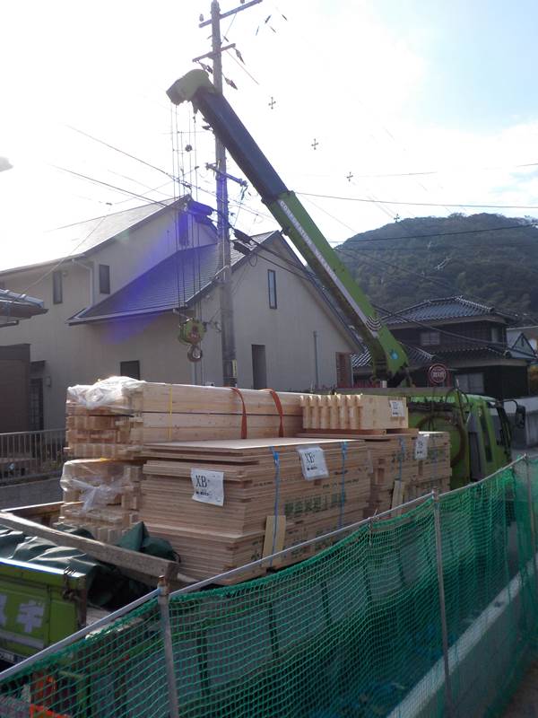 材料搬入