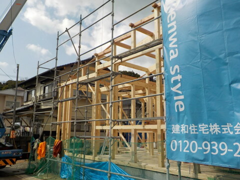 アウトドアを楽しむ土間のある平屋