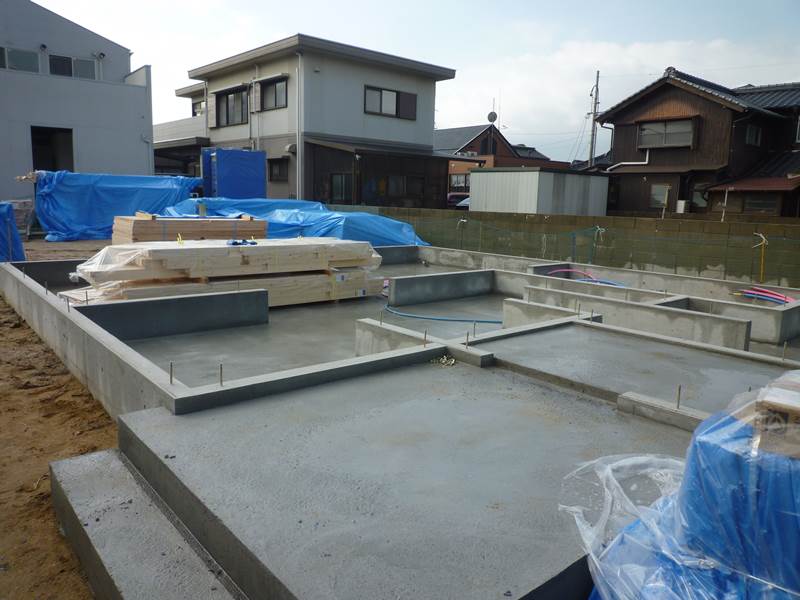 材料搬入